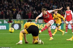 曼联中场引援新动向：英格兰国脚助力，巴莱巴之外锁定强援